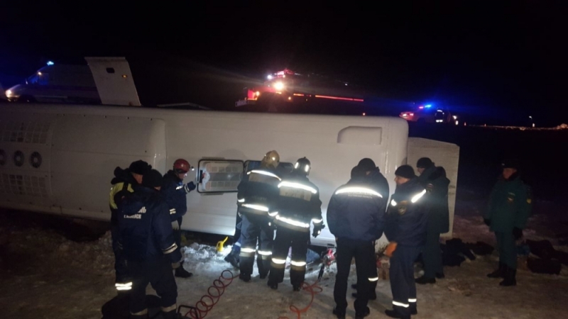 У границы с Украиной разбился российский автобус, много погибших: опубликованы фото и видео