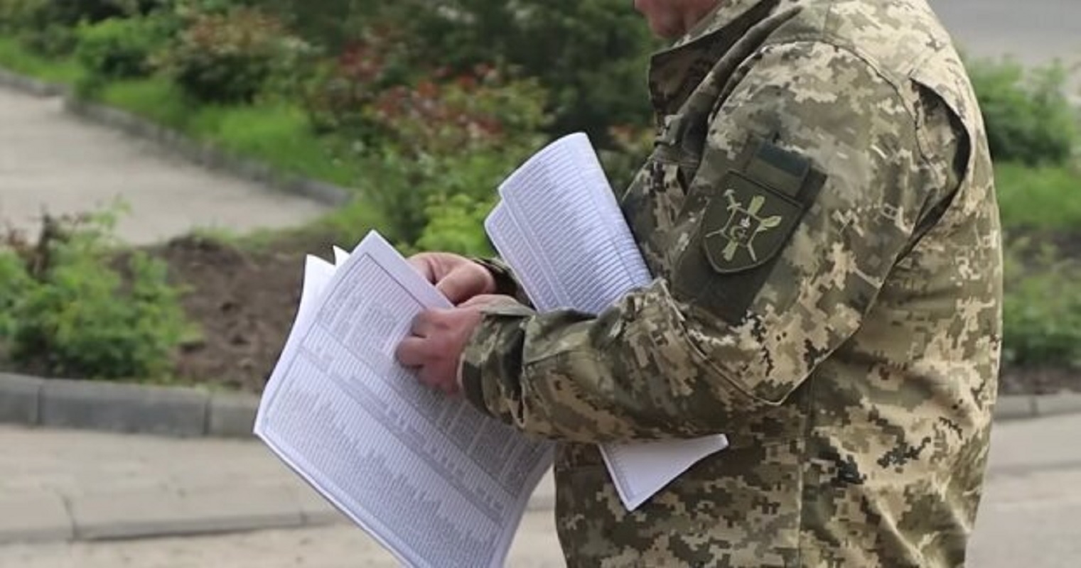 В Николаевской области люди, вооруженные битами и металлическими трубами, напали на военнослужащих ТЦК
