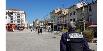 Во Франции убийца напал с ножом на прохожих: есть погибшие, фото