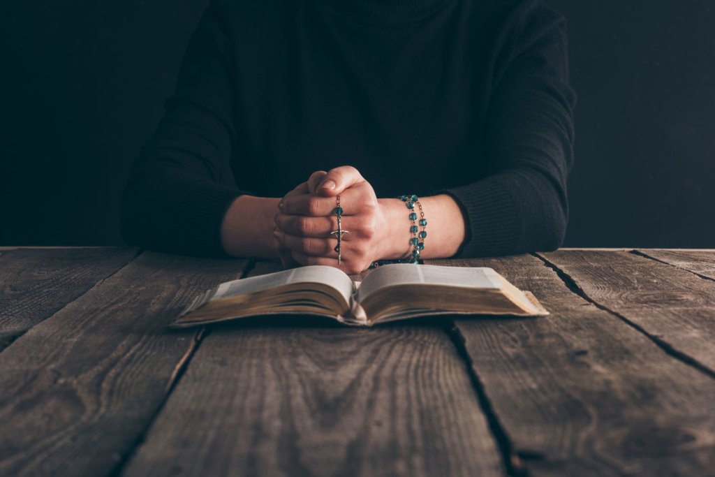 Как молиться в тревоге за близких и в случае, если сам заболел