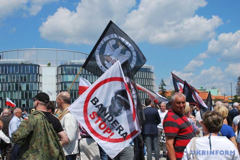 Бандера стоп: з'явилися фото з акції у Польщі в річницю Волинської трагедії