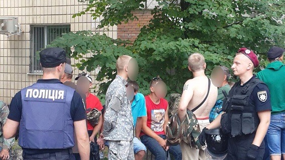 У здания ГПУ задержали фейковых АТОшников: опубликованы фото