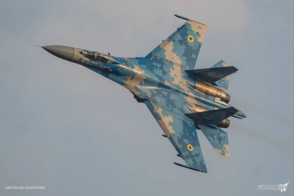 Украинские летчики устроили шикарное авиапредставление в Польше: появились фото и видео