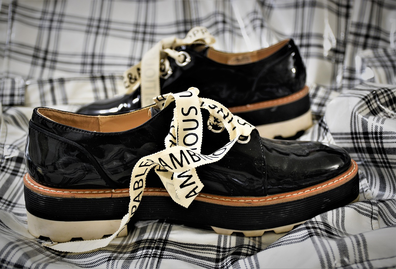 Туфли на шнуровке 2000