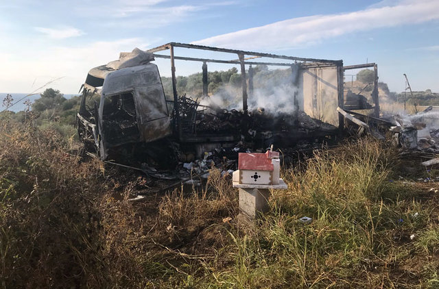 ​В Греции автомобиль влетел в грузовик, десятки жертв: опубликовано видео