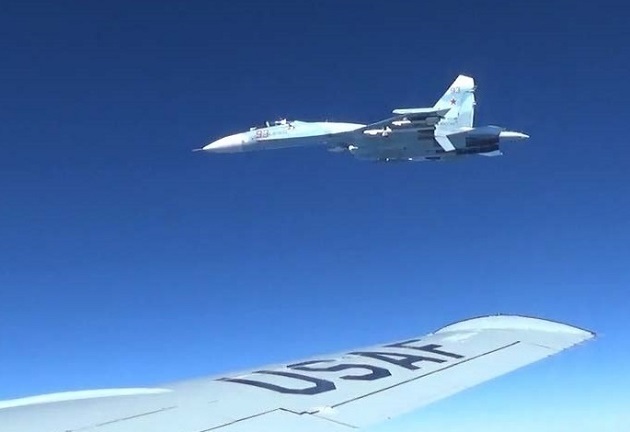 Появились фото опасной провокации РФ с военным самолетом США