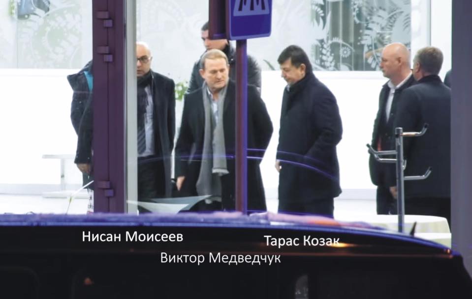 У мережі розгорається скандал навколо таємного візиту депутата Ради в Крим: опубліковано фото