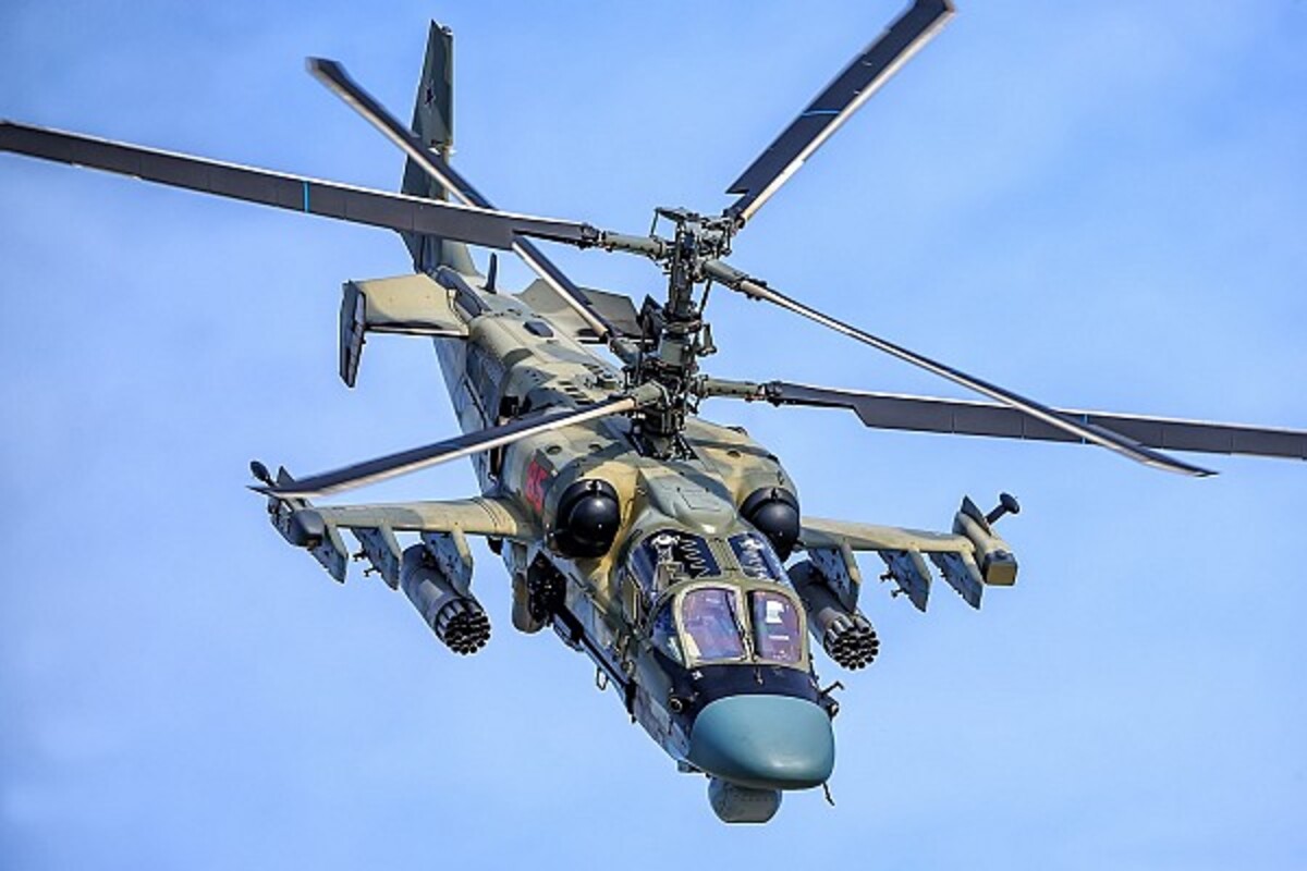 Россияне заявили о потере вертолета K-52 с экипажем