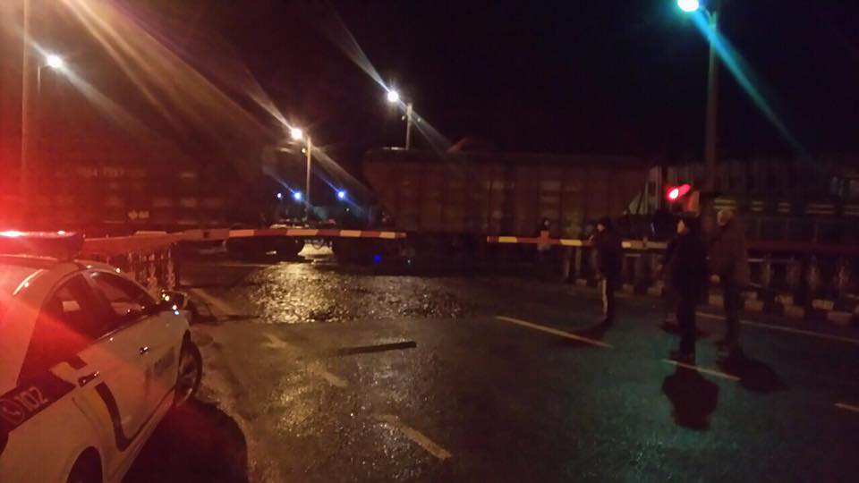 З'явилися фото з місця великої НП з поїздом біля Львова