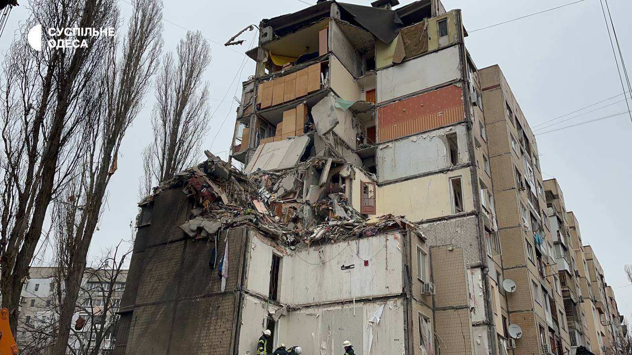 В Одессе погиб трехлетний ребенок - фото разбора завалов - Апостроф