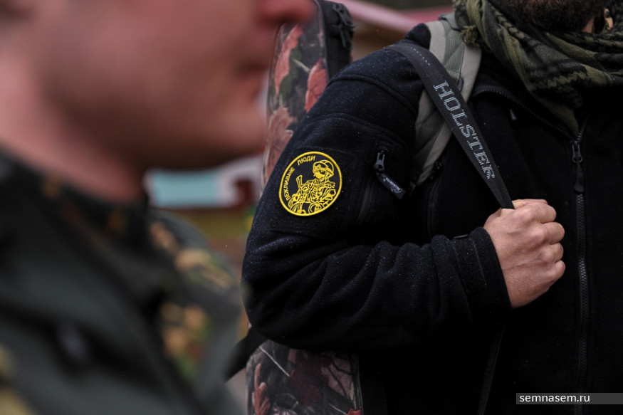 ​Журналіст вразив фото з російського дитячого табору "імені Мотороли"