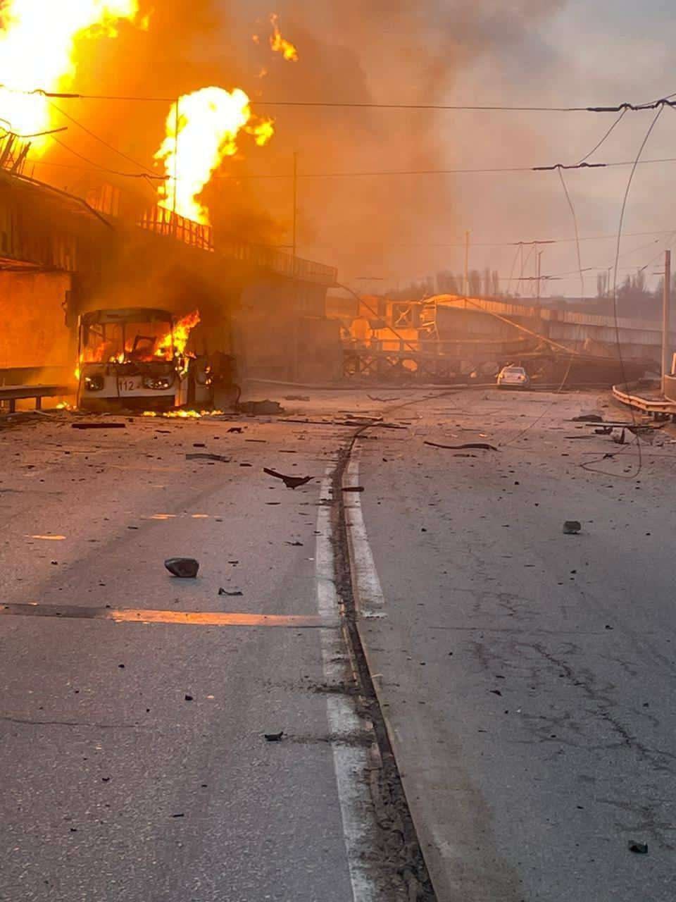 В ДнепроГЭС попали две ракеты - ГЭС-2 находится в критическом состоянии -  Апостроф