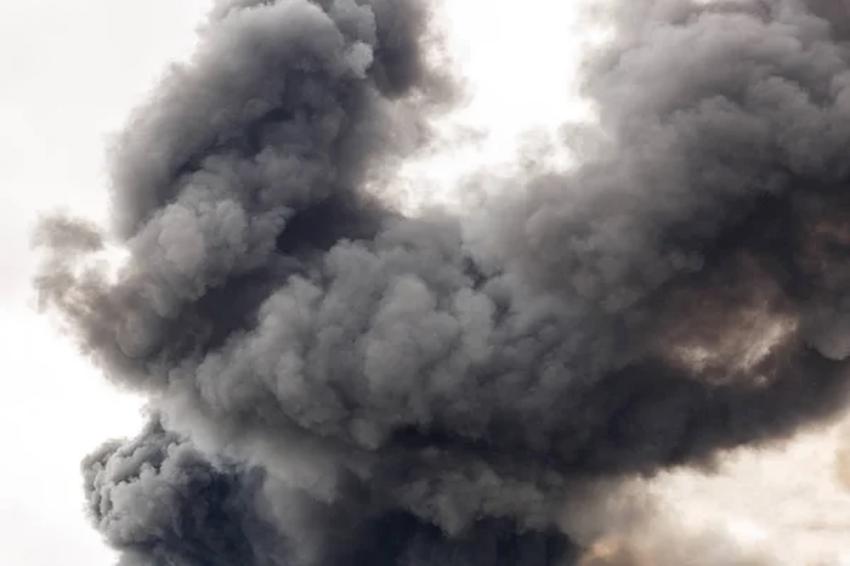 В временно оккупированном Луганске пропал свет – вероятно, из-за удара по ТЭС