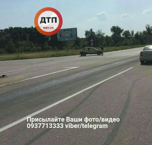На трассе под Киевом случилось тройное ДТП: опубликованы фото