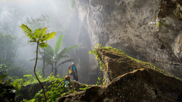 Дайверы побывали в самой большой пещере в мире. Фото