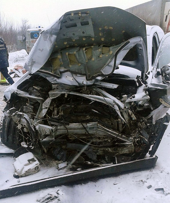 Під Харковом сталася жахлива смертельна ДТП: опубліковані фото