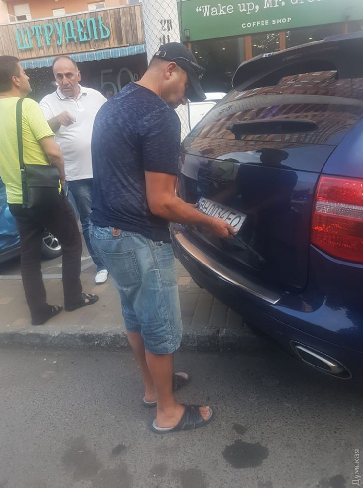 В Одесі відомий адвокат влаштував масштабну ДТП, постраждало немовля: опубліковані фото і відео