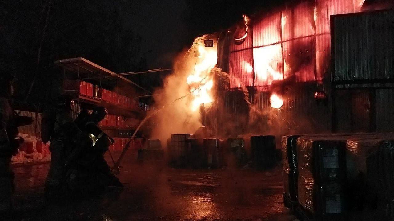 В Ижевске горело здание, где производили беспилотники - фото и видео -  Апостроф