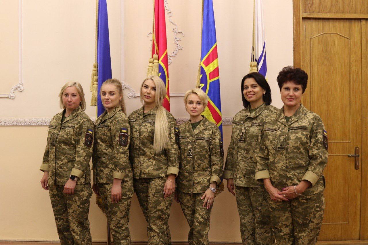 Особая военная форма для женщин на передовой