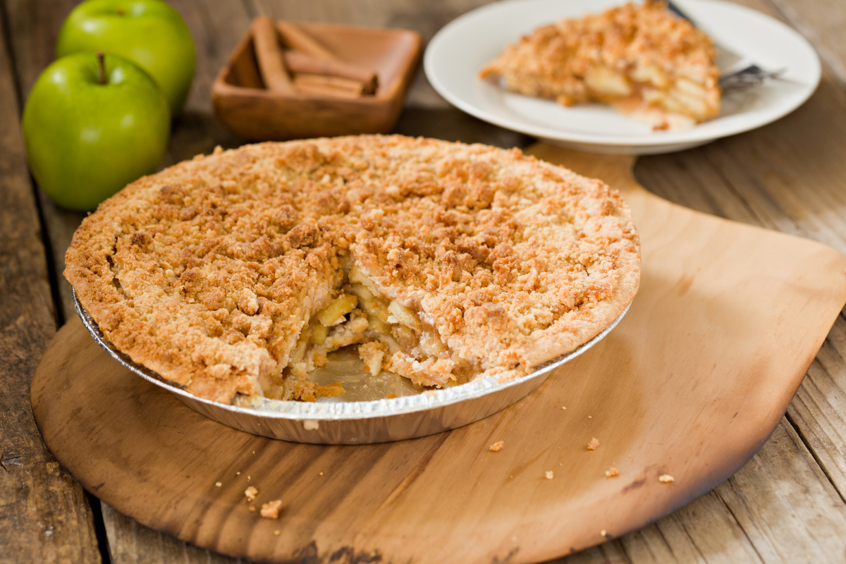 Ингредиенты для «Сочный пирог с яблоками»: