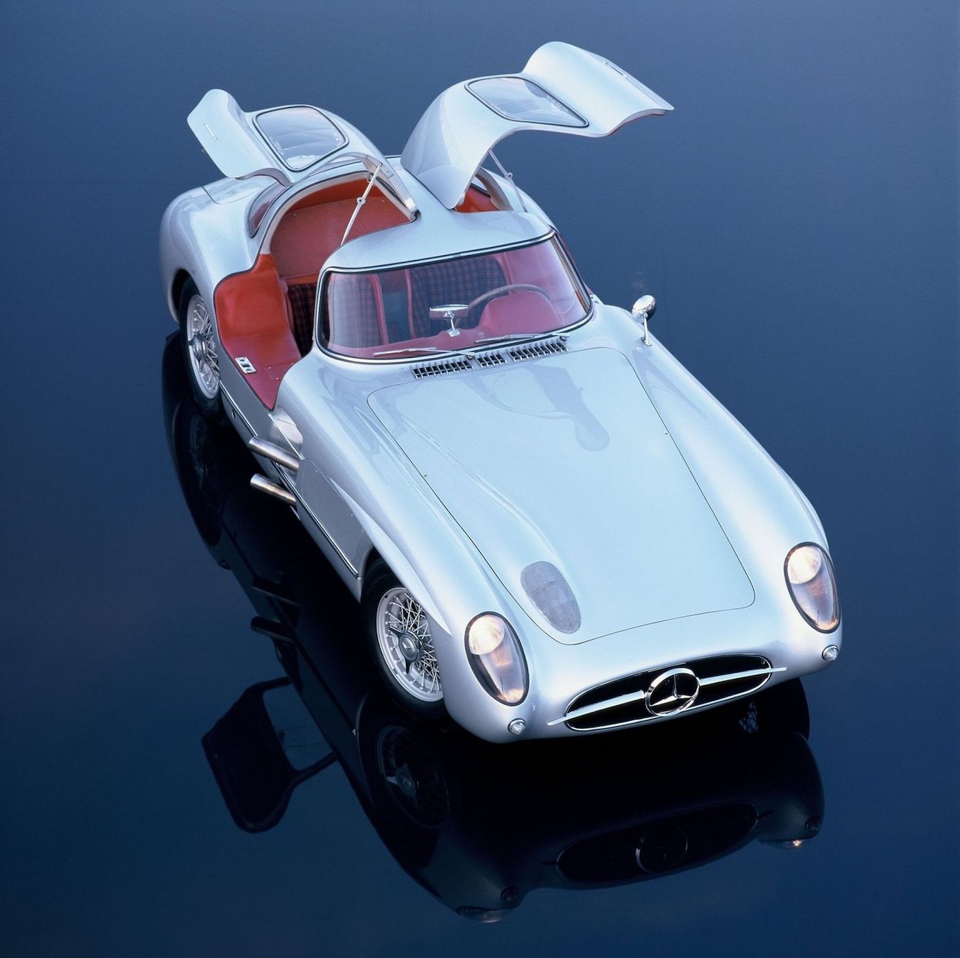 Mercedes-Benz 300 SLR – уникальный спорткар продали за 142 млн долларов,  фото - Апостроф