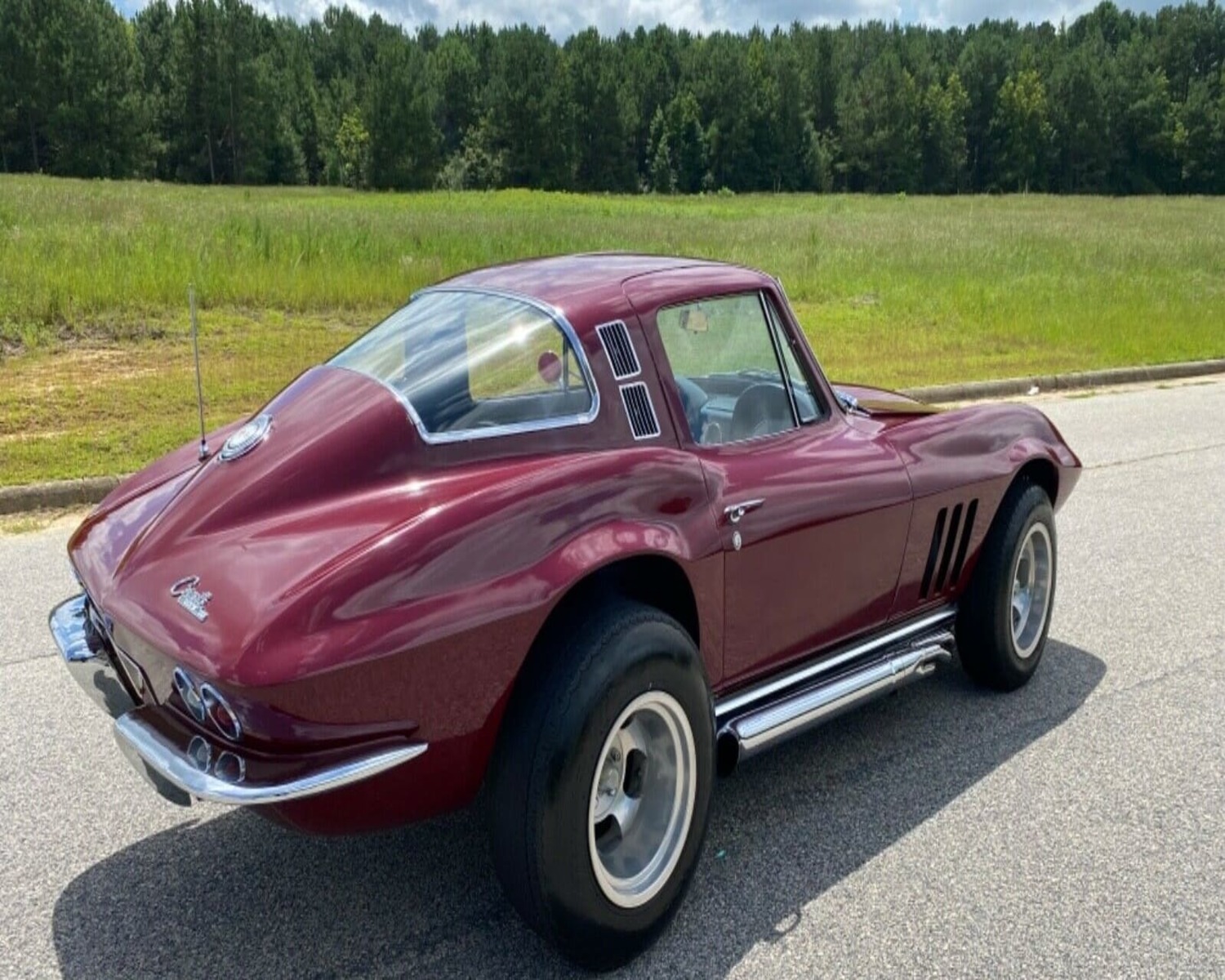 В США прекрасно сохранился в гараже Chevrolet Corvette 1965 года - фото -  Апостроф