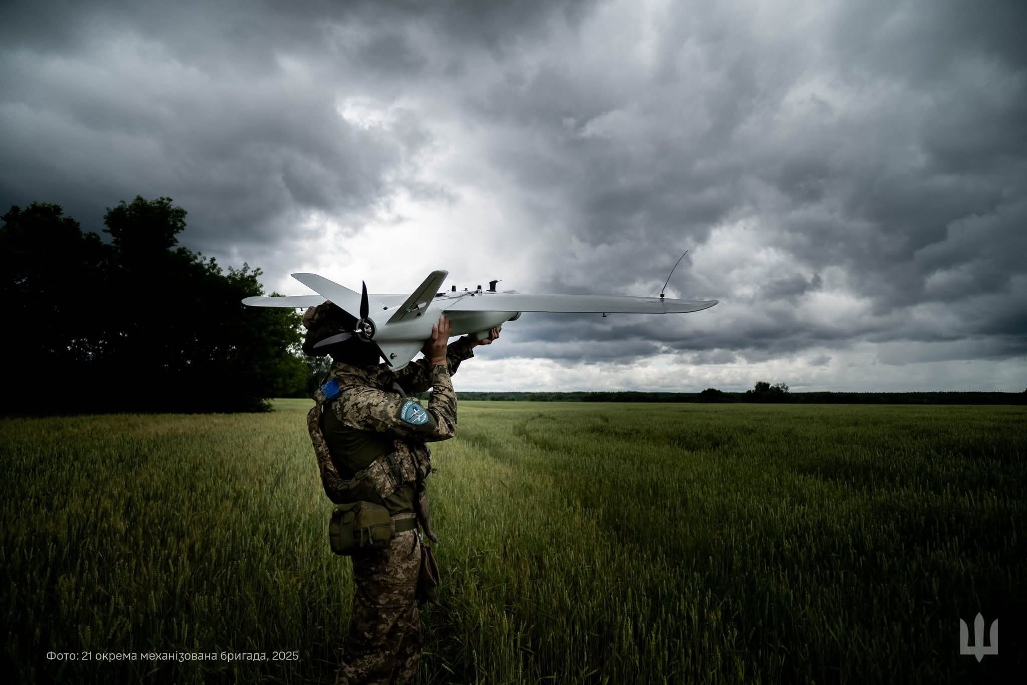 Закупівлі через DOT-Chain Defence: першу тисячу FPV-дронів вже передали на фронт