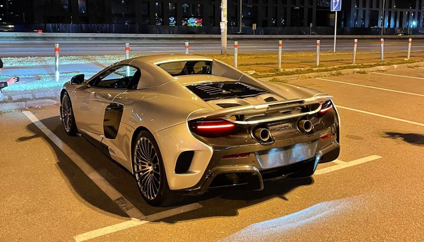 Суперкар McLaren 675LT заметили в Киеве - фото - Апостроф