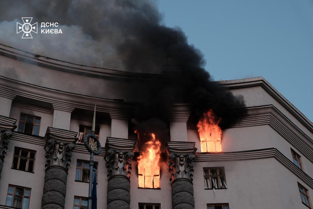Свириденко показала, як виглядає будівля уряду після російської атаки