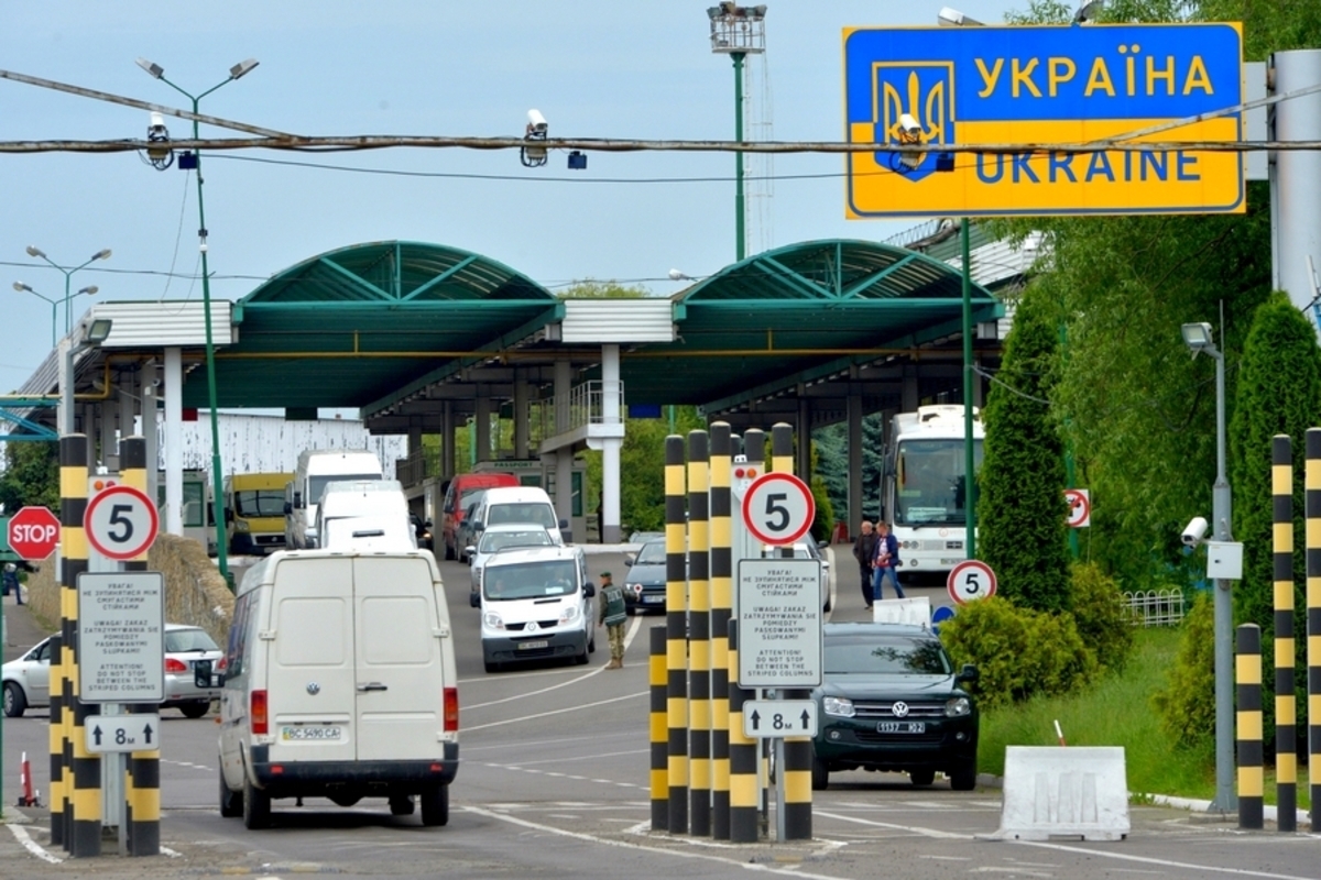 Пункт пропуску "Краківець" тимчасово не працює через збої з електроживленням