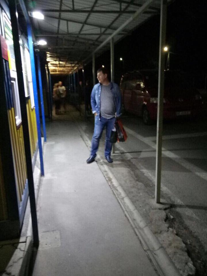 У мережі розгорається скандал навколо таємного візиту депутата Ради в Крим: опубліковано фото