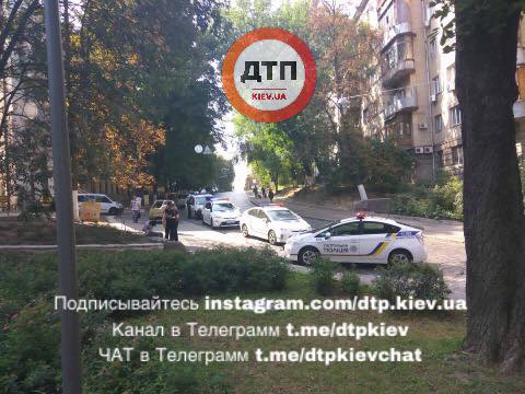 У центрі Києва влаштували п'яну стрілянину з пістолета: опубліковано фото