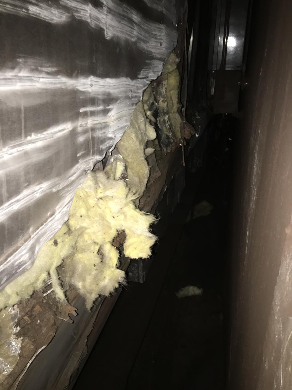 У метро Нью-Йорка зійшов з рейок потяг з пасажирами: у мережу потрапили фото і відео