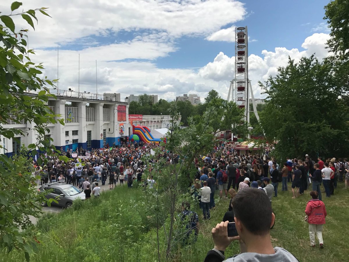 Появились первые фото и видео новых массовых протестов в РФ