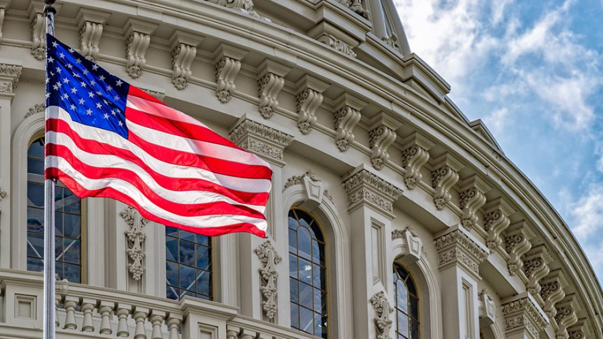Нижняя палата Конгресса США продлила военную помощь для Украины